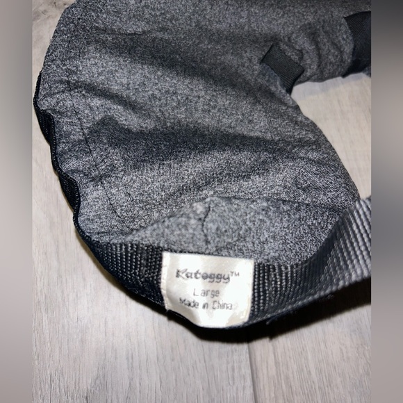 Large Inflatable Dog Collar - Picture 2 of 3